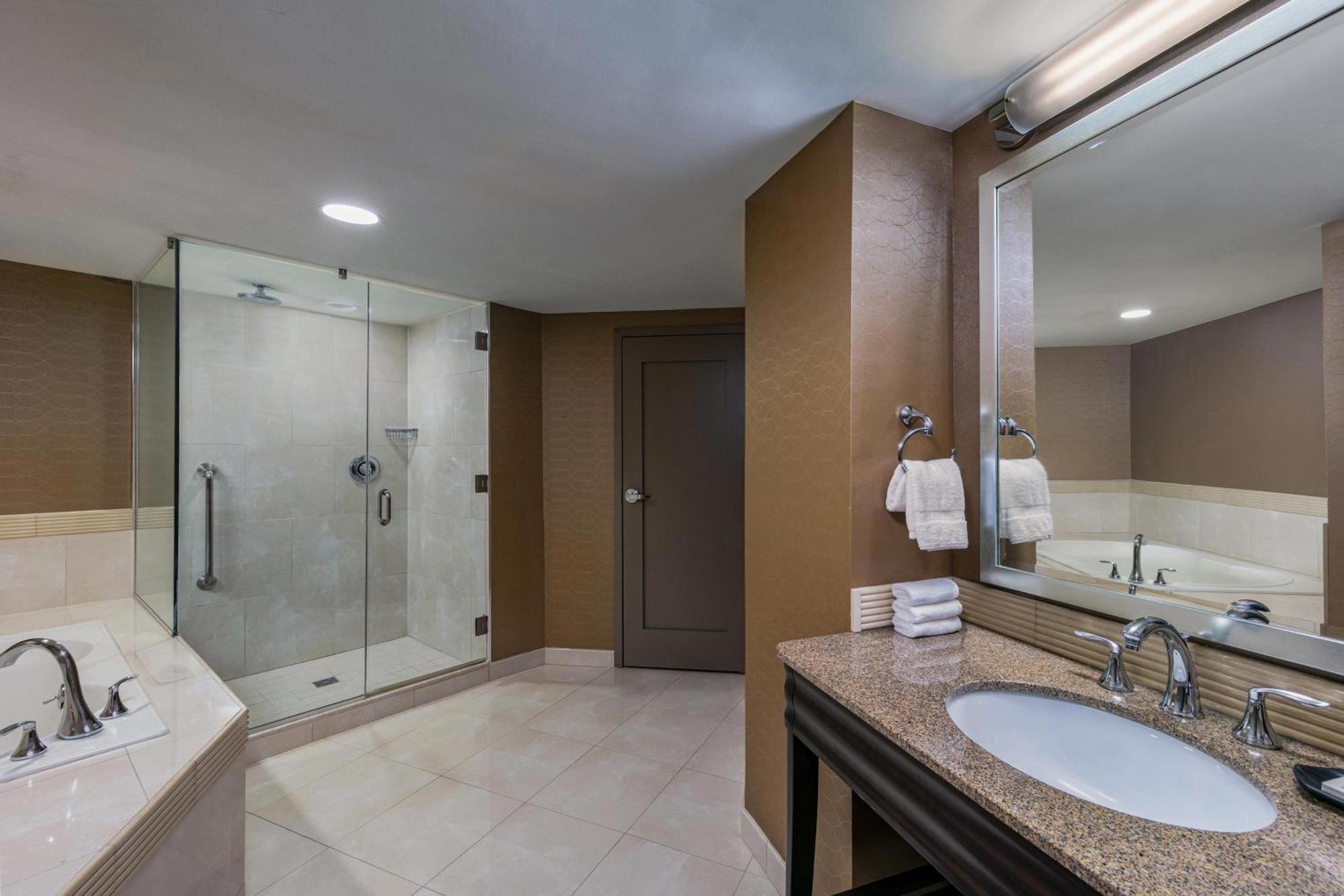 Sheraton Greensboro Luaran gambar