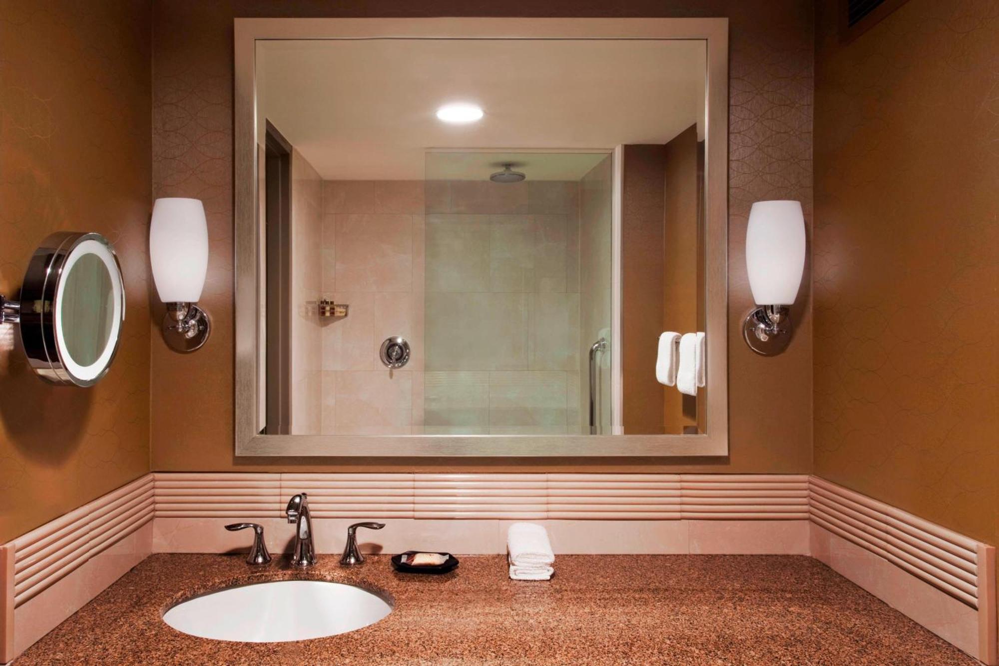 Sheraton Greensboro Luaran gambar