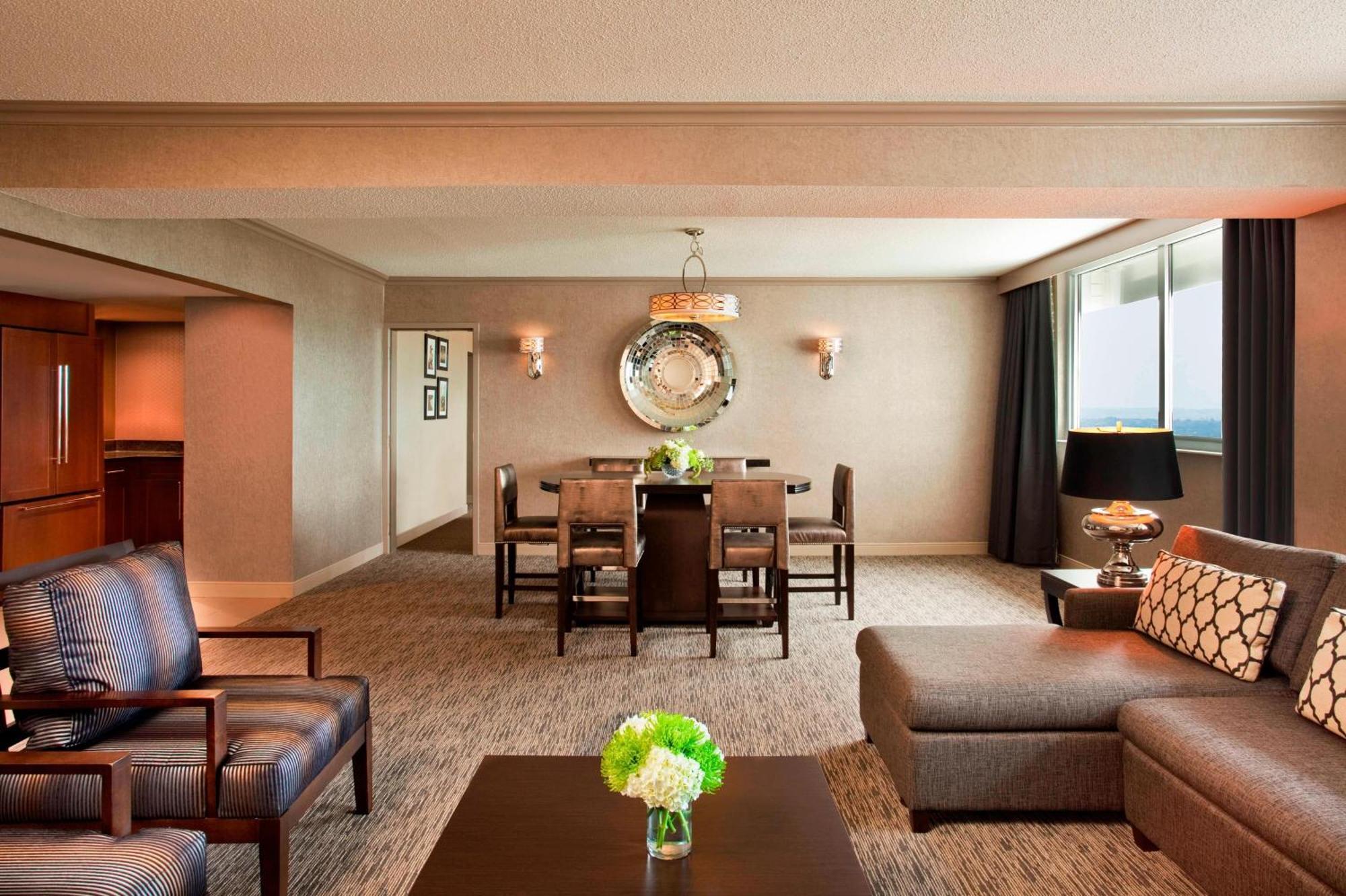 Sheraton Greensboro Luaran gambar