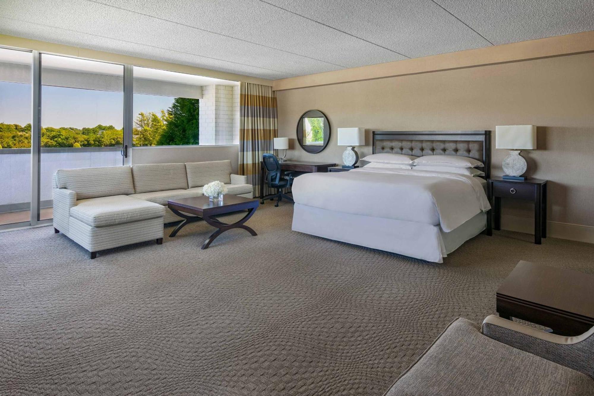 Sheraton Greensboro Luaran gambar