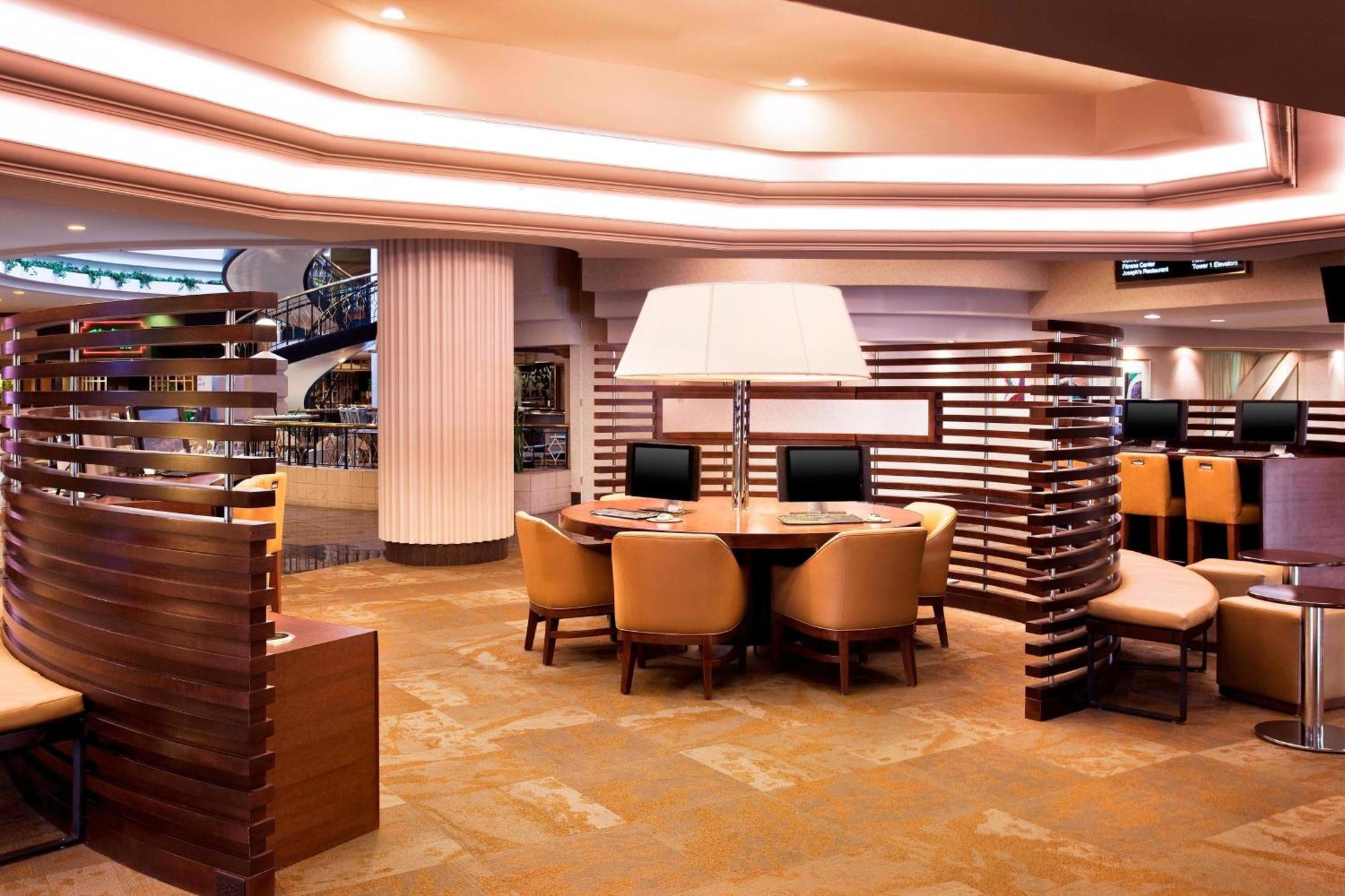 Sheraton Greensboro Luaran gambar
